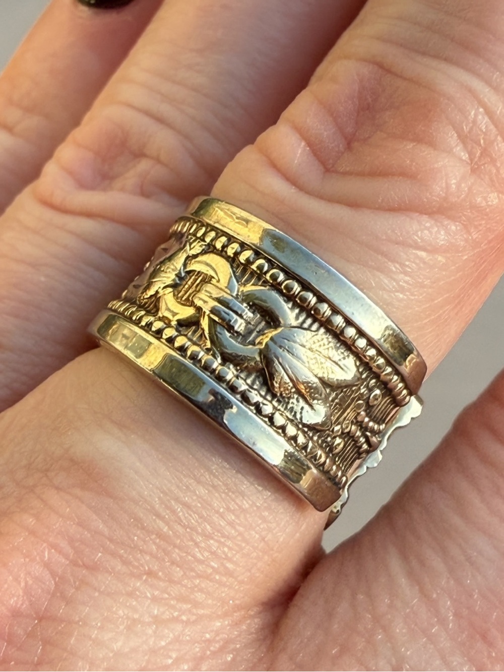 Vintage Ornate Leaf & Feather Motif Hinged Ring • Open Back Size 5–7